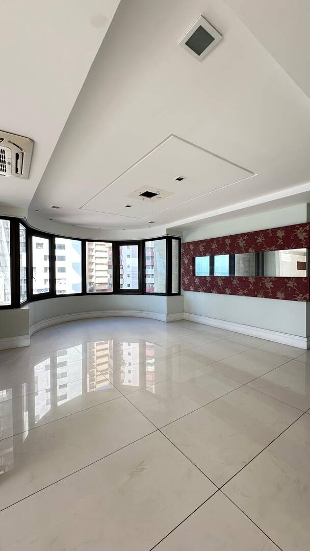 Apartamento à venda com 4 quartos, 350m² - Foto 13